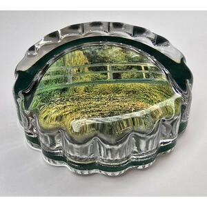 CLAUDE-OSCAR‎ MONET 1840-1926 THE WATER-LILY POND CRYSTAL PAPER WEIGHT